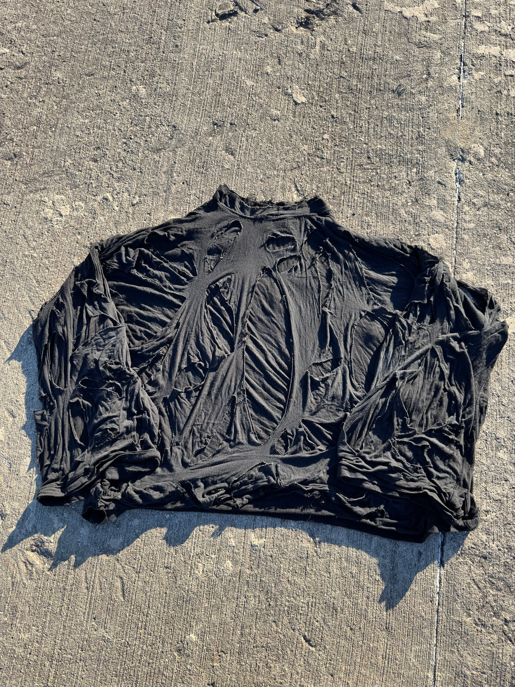 [40] runway distressed longsleeve