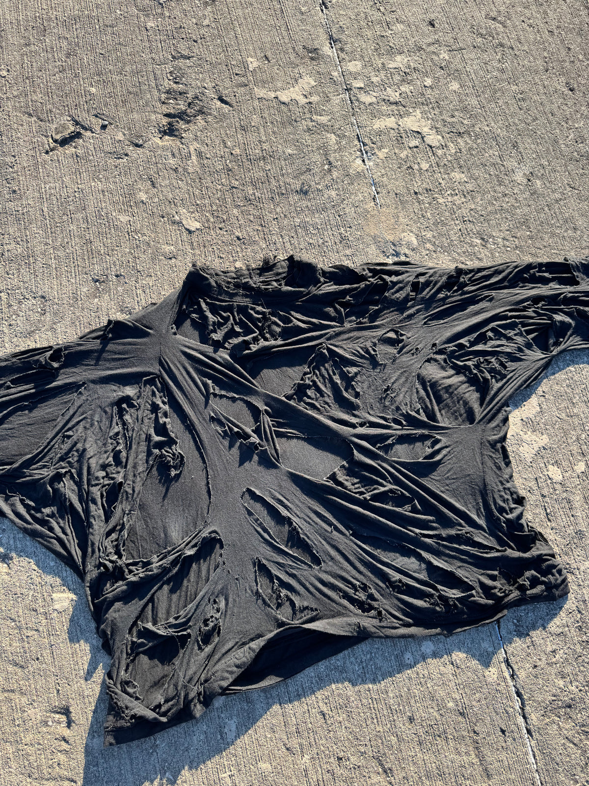 [40] runway distressed longsleeve