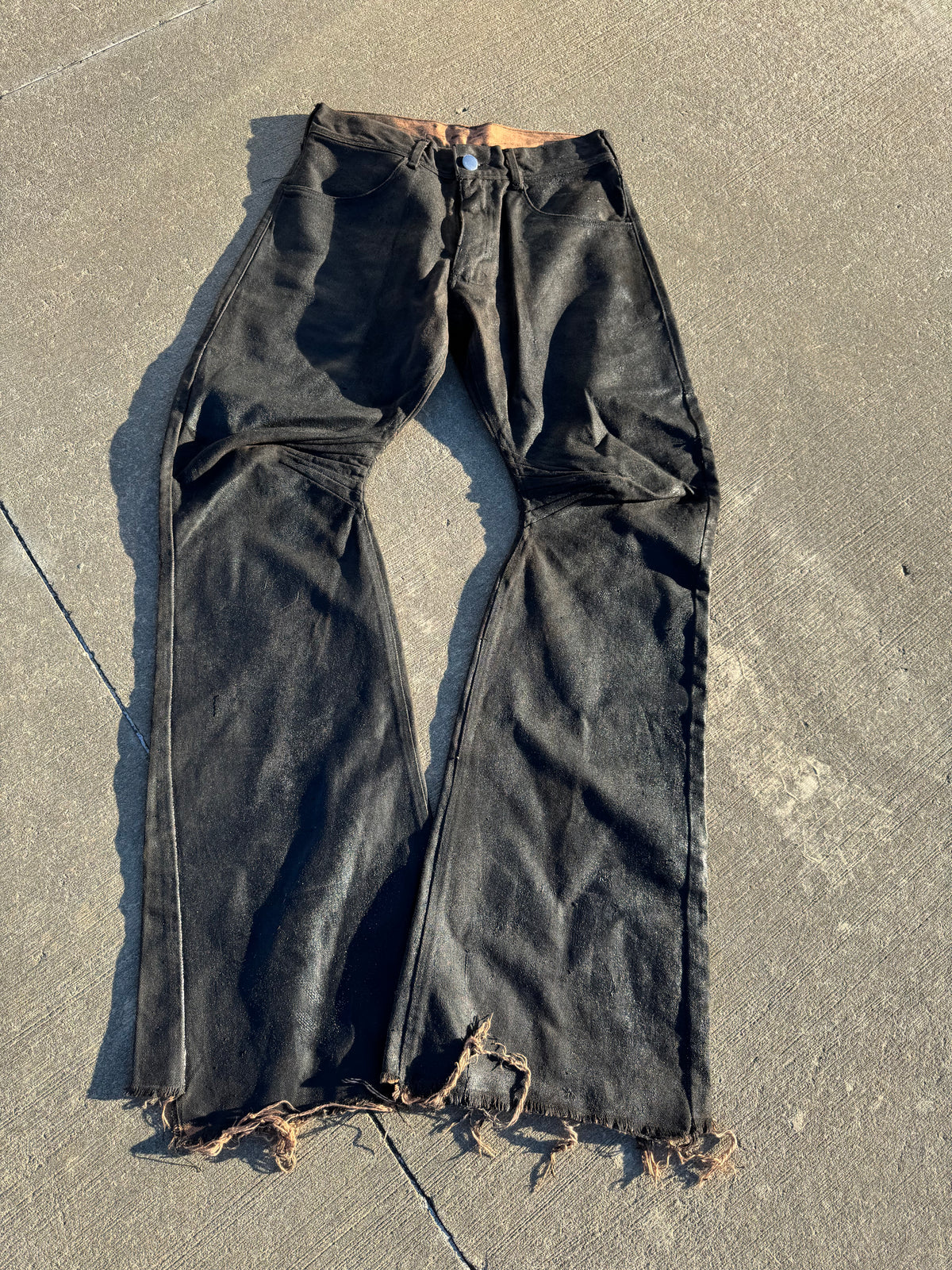 [42] runway alien cut denim
