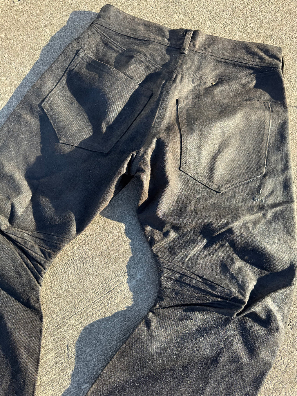 [42] runway alien cut denim