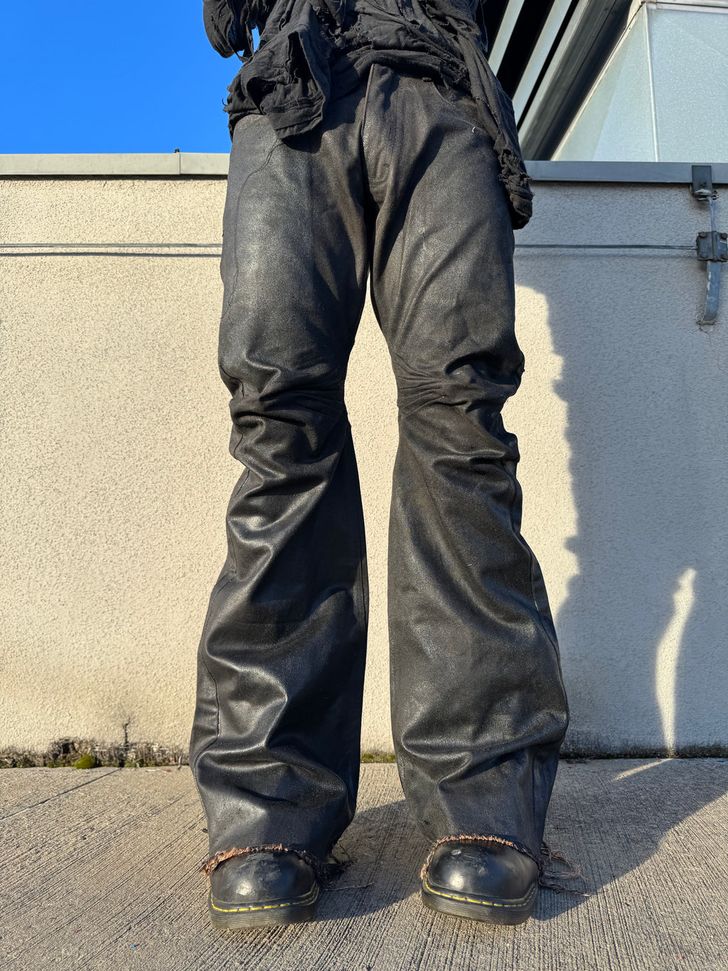 [42] runway alien cut denim