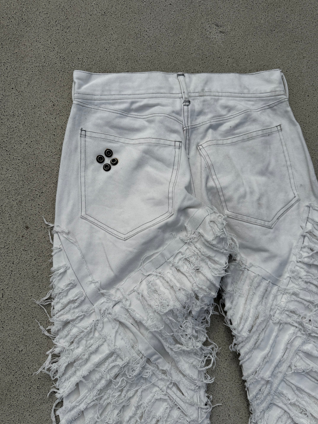 [11] white purnalith sample