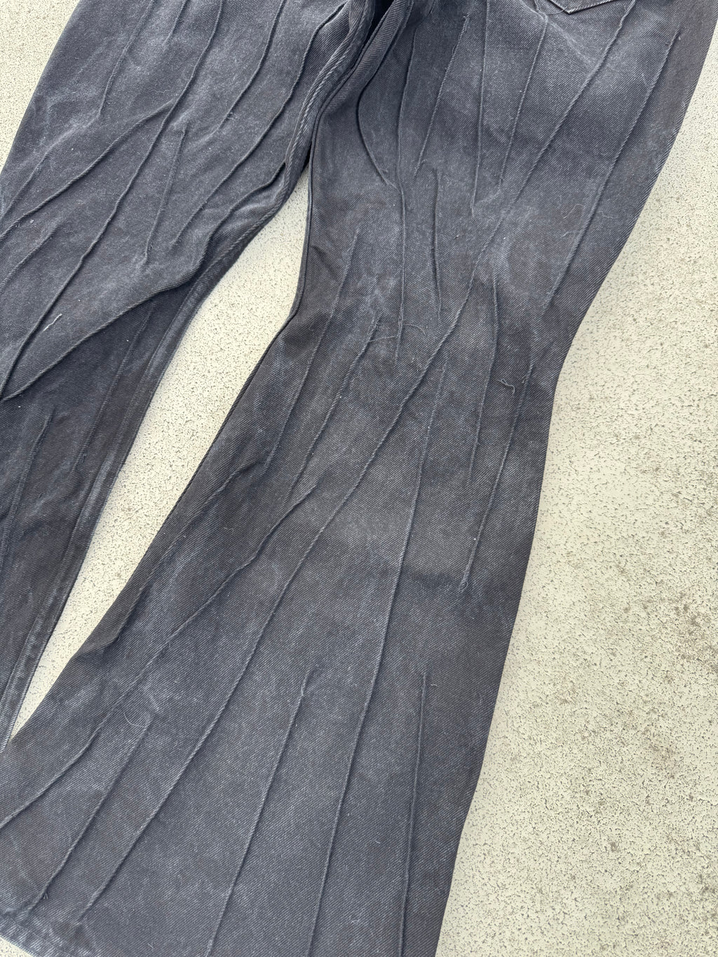 [18] virelith flared denim sample